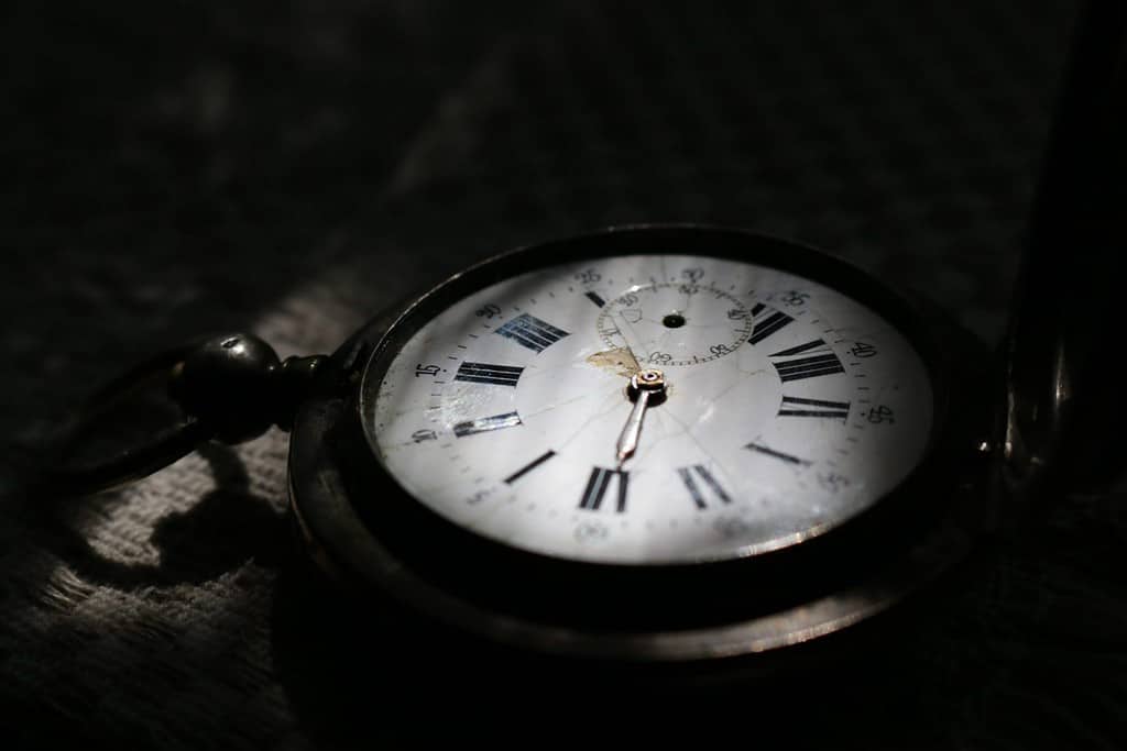 שעון דיגיטלי או שעון רגיל